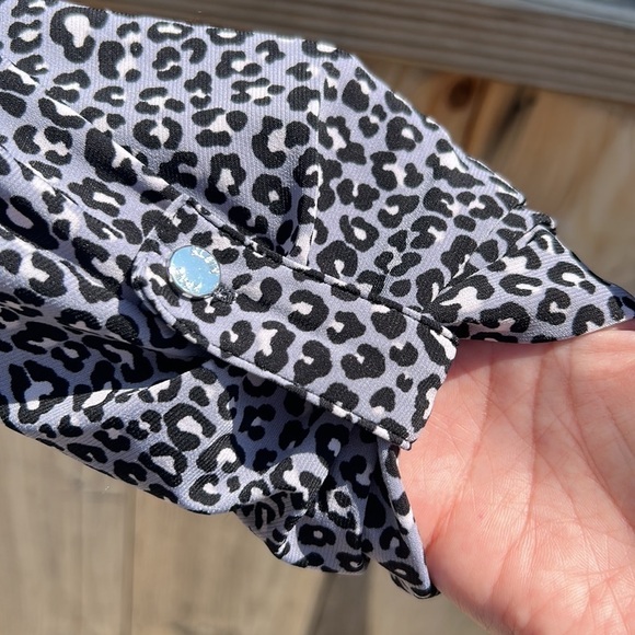 Anne Klein Cheetah 🐆 Print Top Size Medium - Picture 4 of 7